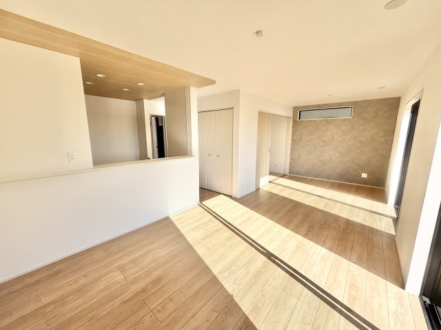 【仲介手数料無料／中川区】グラファーレ名古屋市港区藤高3期　3棟　新築戸建の居間・リビング