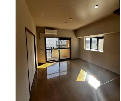 【居間・リビング】 | ダイアパレス潮見 | こちらのリビングで趣味の時間をお楽しみください