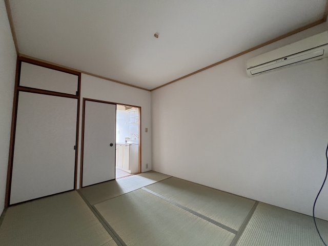 イケダハイツの和室|柔らかい畳が心地よい和室