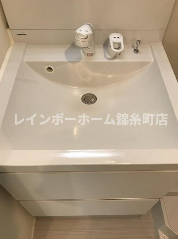 ソレイユ 北綾瀬の独立洗面台