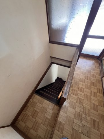 西村邸貸家の玄関|収納もある玄関です