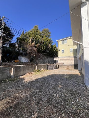 西村邸貸家の駐車場|カースペースがあります