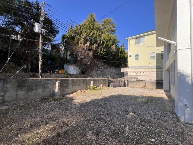 西村邸貸家の駐車場|駐車スペースもあります