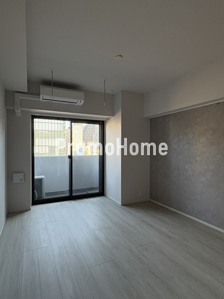 ラティエラ秋葉原の居間・リビング