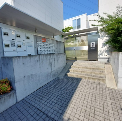 【エントランス】 | PASEO　EAST