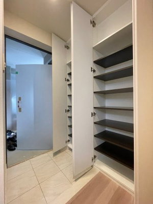 【玄関】 | THE CARAMEL CLUTCH | ★2024.3.14撮影★