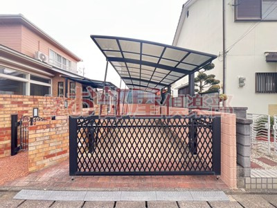 下村貸家の駐車場