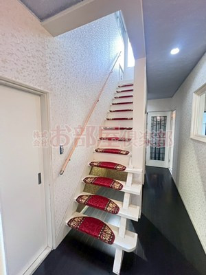 下村貸家のロビー