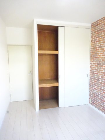 サンヨーレジデンスＢ棟の収納|洋室５帖