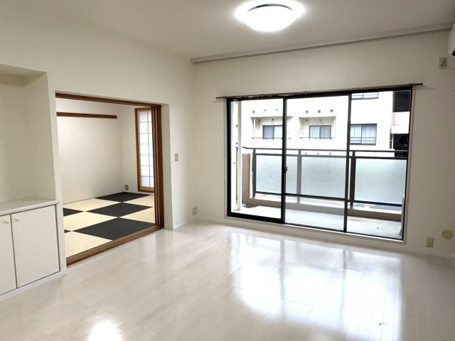 サンヨーレジデンスＢ棟の内装|洋室７帖