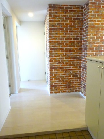 サンヨーレジデンスＢ棟の玄関|シューズボックス