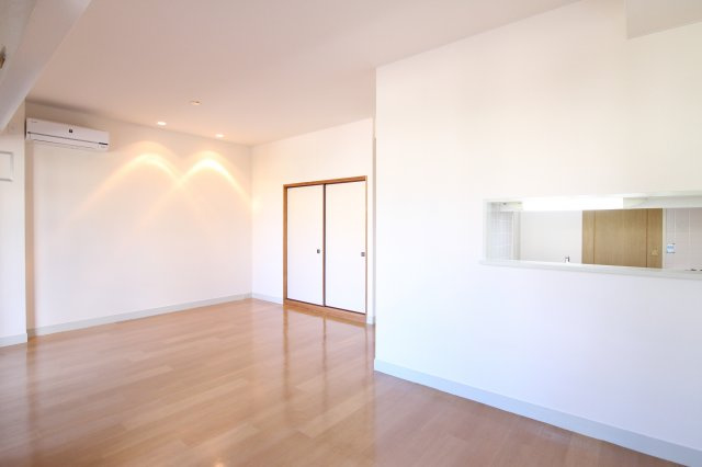 ルナガーデンの居間・リビング