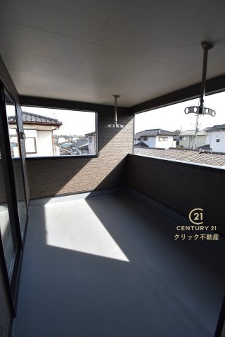 Cradlegarden　 ひたちなか市高野　第7　限定1棟！のバルコニー|インナーバルコニーは洗濯物外干し派の強い味方！天気が変わりやすい季節の外出も安心です。外出が難しい日に出るだけでも気分転換になる、嬉しいスペースです。