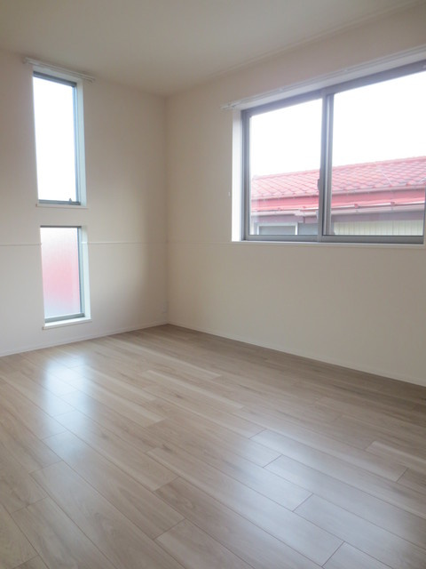 Ｃｈａｍｂｒｅｕｉｌ　シャンブレイユの寝室|★２面窓の洋室★