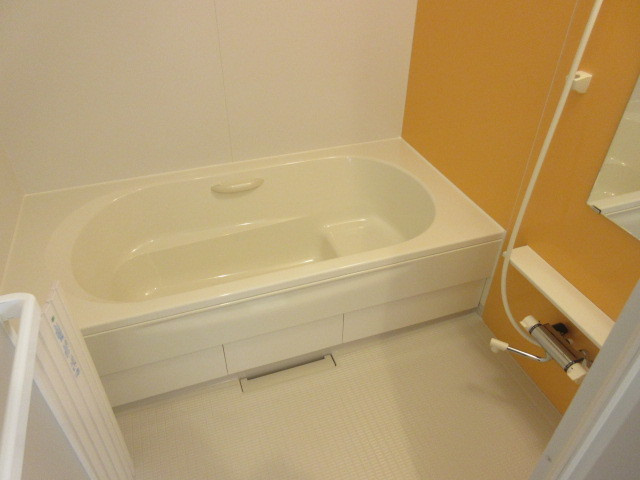 Ｃｈａｍｂｒｅｕｉｌ　シャンブレイユの浴室|★１坪バス：ゆったりと寛げます★