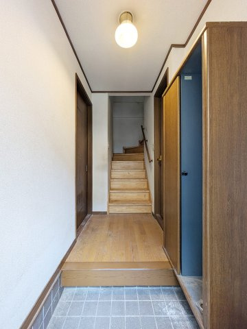 高羽町1丁目中古戸建の玄関