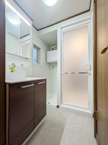 高羽町1丁目中古戸建の独立洗面台