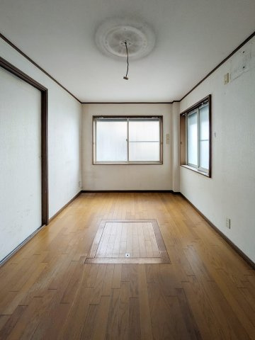 高羽町1丁目中古戸建の洋室