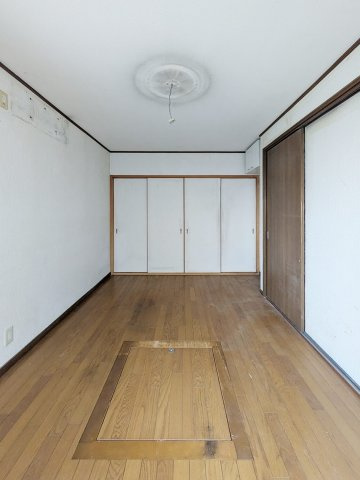 高羽町1丁目中古戸建の洋室