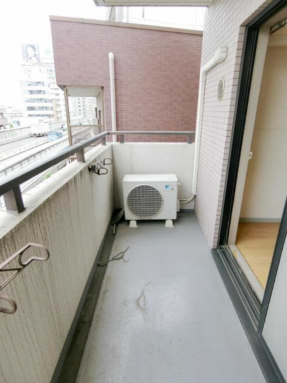 ソレイユ駒沢　眺望良好　礼金０　駒沢公園徒歩圏内のバルコニー