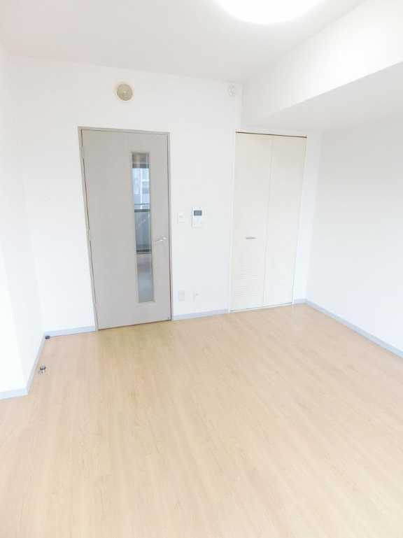 ソレイユ駒沢　眺望良好　礼金０　駒沢公園徒歩圏内の居間・リビング