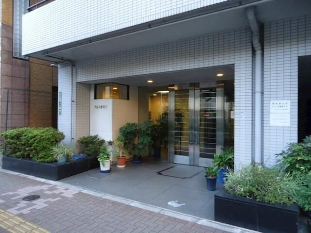 東急ドエル・アルス音羽Ⅱのエントランス