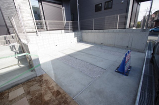 【前面道路含む現地写真】 | 【仲介手数料無料！！】日野市三沢4丁目　新築戸建て（全2棟）2号棟　5999万円 | 令和８年1月２３日撮影　建築中