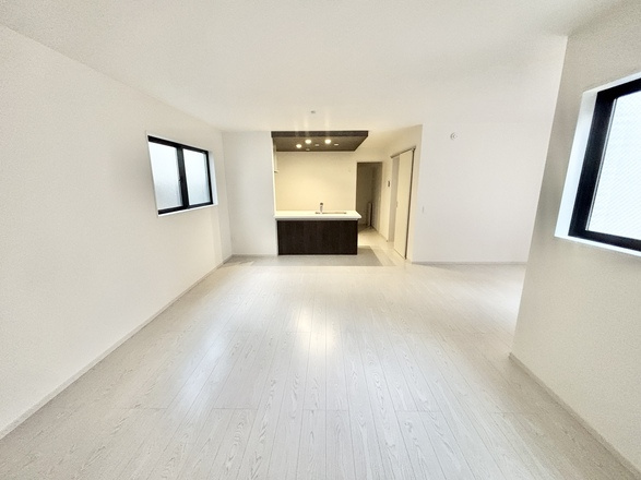 【仲介手数料無料／中川区】Terrechez名古屋市港区西川町1期　全４棟　新築戸建①の居間・リビング