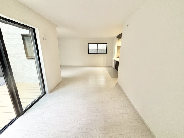 【仲介手数料無料／中川区】Terrechez名古屋市港区西川町1期　全４棟　新築戸建①の居間・リビング