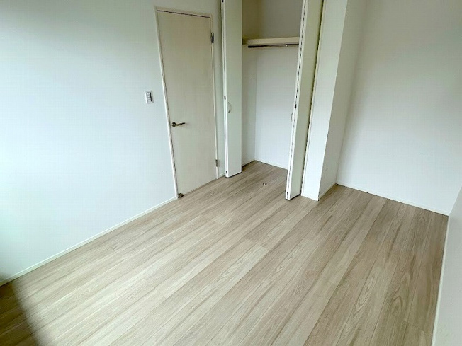 【洋室】 | 川越市砂　新築一戸建住宅　全1棟　(ふじみ野店) | 東側洋室5.5帖。
