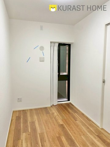 イニシア桂大橋　2階の洋室