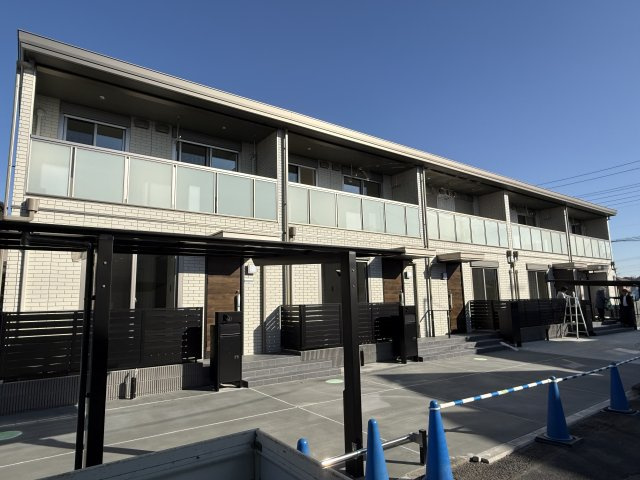 ＣＬＡＩＲ　ＨＥＩＭの外観|バルコニーにライトがついた素敵な外観の物件でございます。
宅配ボックス・ダイヤル式メールボックス付き