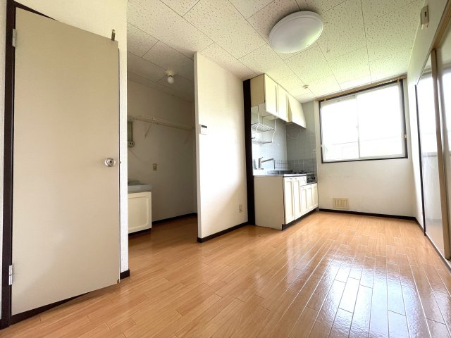 モアクレスト早野の洋室
