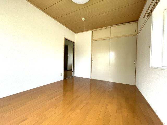 モアクレスト早野の洋室