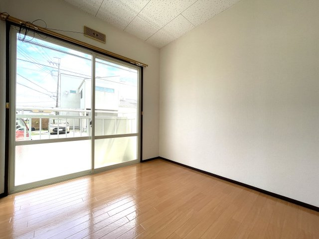 モアクレスト早野の洋室