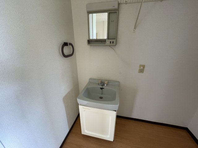 モアクレスト早野の独立洗面台