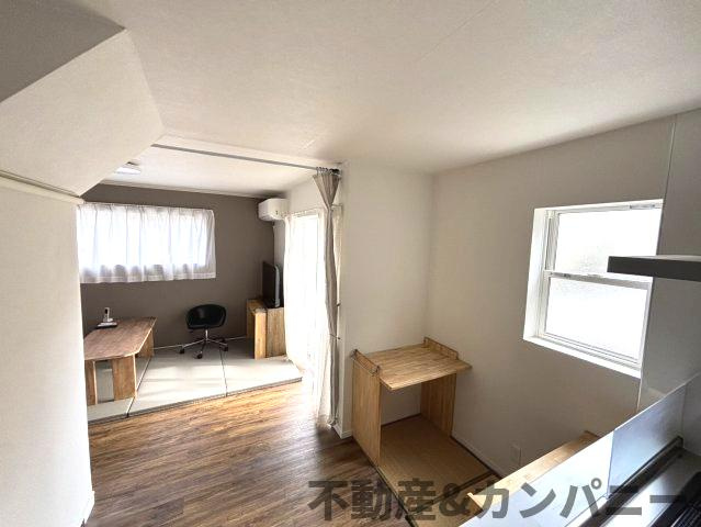 土居町の中古戸建の居間・リビング|おしゃれな居間です