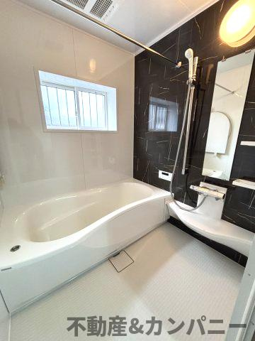 土居町の中古戸建の浴室|日々の疲れを癒すお風呂付です