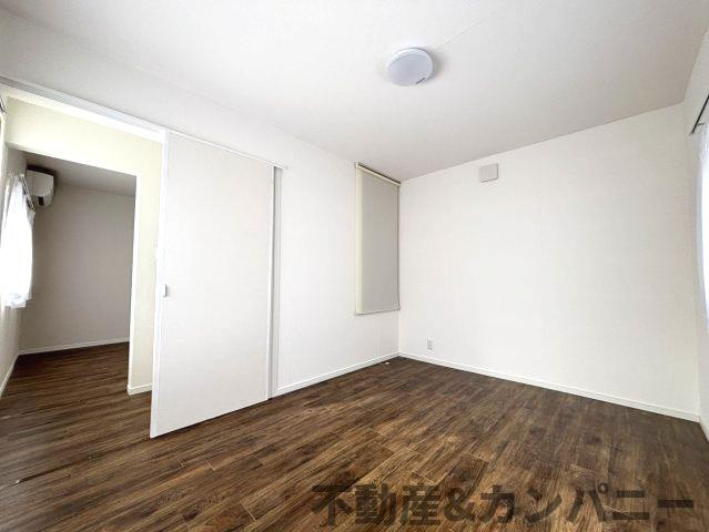 土居町の中古戸建の洋室|ゆったりした洋室です