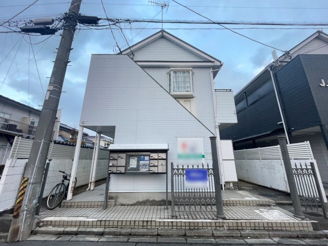 想定年間賃料358万　想定利回り15.2％　木造アパートの外観