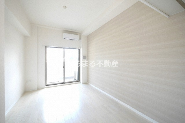 セレニテ谷九プリエの居間・リビング