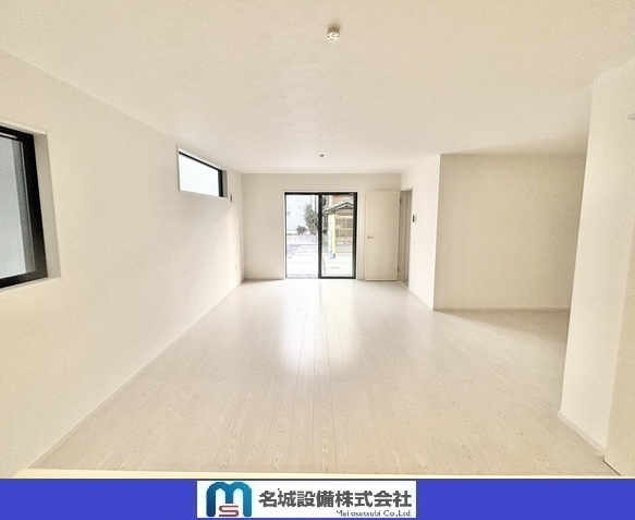 【仲介手数料無料／中川区】Terrechez名古屋市港区西川町1期　全４棟　新築戸建③の居間・リビング