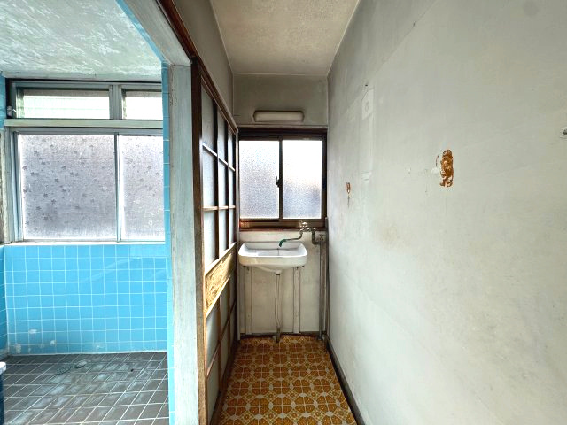 【洗面所】 | 小海町豊里　接道無し住宅
