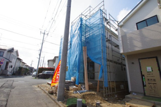 【前面道路含む現地写真】 | 令和８年2月28日撮影　建築中