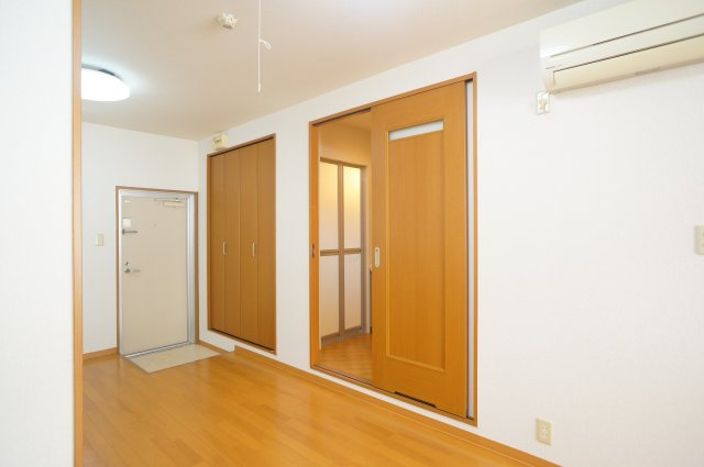 川上ビルの洋室