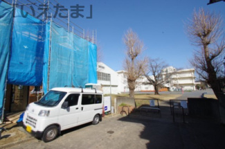 【外観】 | 【仲介手数料無料！！】日野市西平山2丁目　新築戸建て（全2棟）B号棟　3390万円 | 令和８年1月２３日撮影　建築中