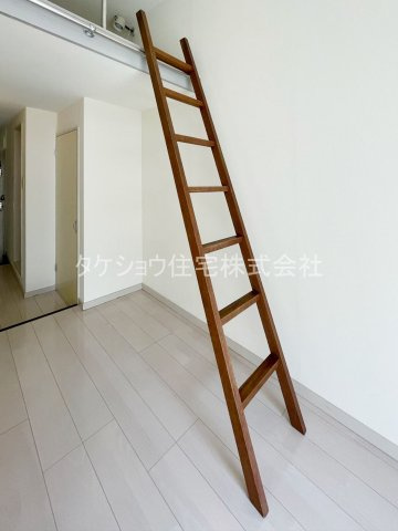 クィーンコート井尻の洋室|※102です。