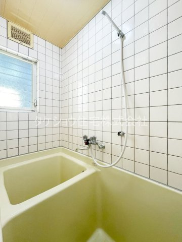 クィーンコート井尻の浴室|※102です。