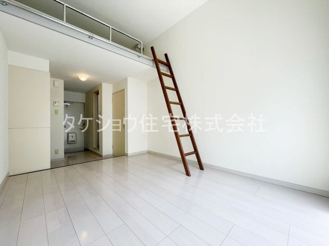 クィーンコート井尻の洋室|※102です。