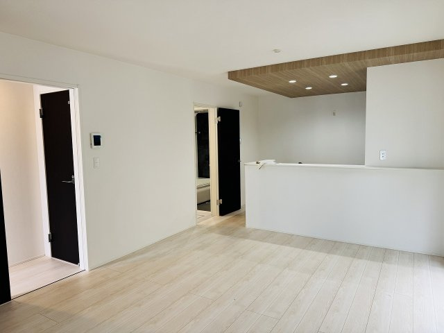 八王子市　石川町　新築一戸建て　７期の内装|～16.0帖の明るいLDKで、家族団欒の時間をお過ごしいただけます～